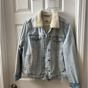Jean Jacket with Fur 🤍